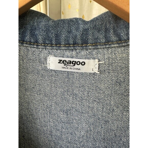 Zeagoo Women's Distressed Frayed Boyfriend Oversized Loose Trucker Denim Jacket - Picture 7 of 8